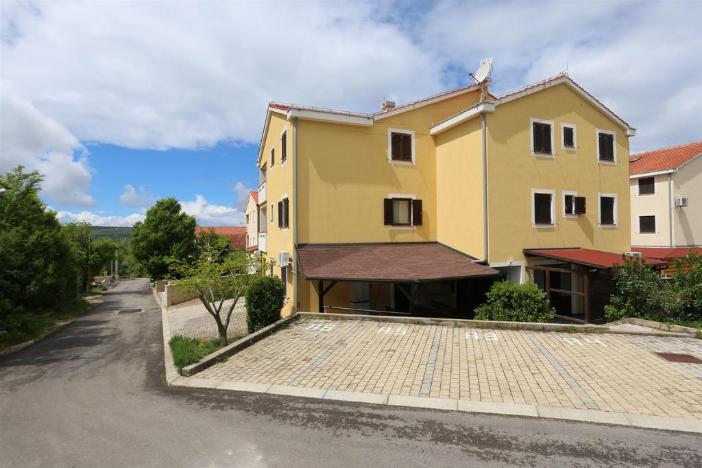 Apartment Bensak Klimno Exteriér fotografie