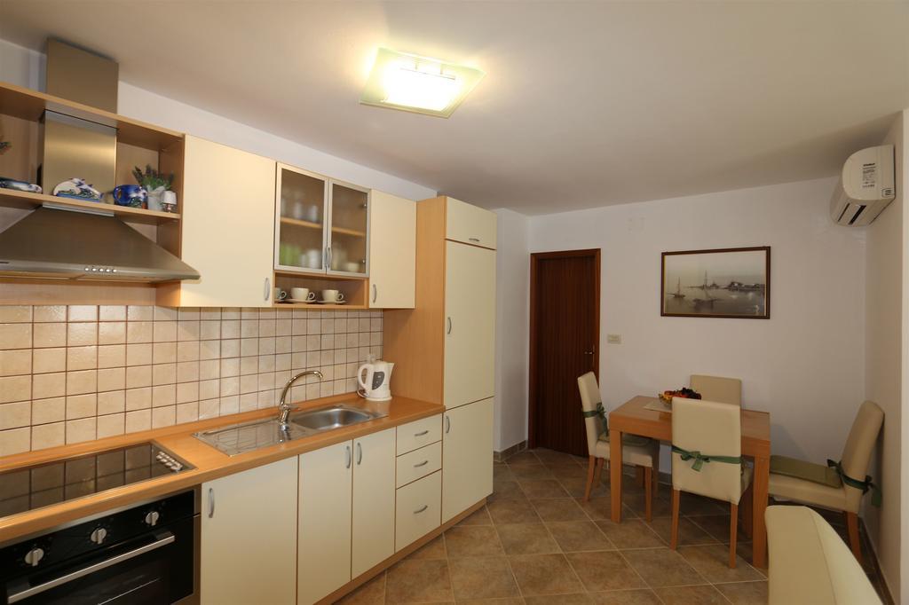 Apartment Bensak Klimno Exteriér fotografie